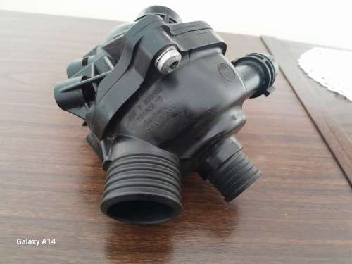 BMW Thermostat housing
