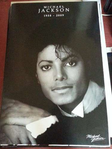 MICHAEL JACKSON CLOSE-UP. PYRAMID POSTERS.