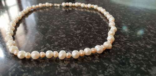 GENUINE FRESHWATER WHITE & PINK PEARL NECKLACE