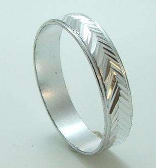 100 Aluminium Silver tone Rings - assorted sizes and styles (1 bid = 100 rings!!)