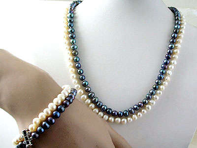 2 STRAND GENUINE FRESHWATER BLACK AND WHITE PEARL NECKLACE AND BRACELET SET!