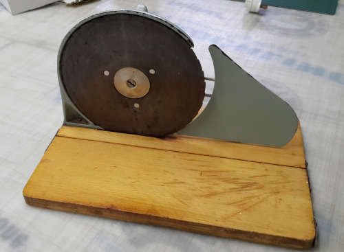 Vintage De Ve bread slicer, made in Holland