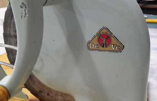 Vintage De Ve bread slicer, made in Holland