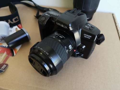 Minolta Dynax 303si SLR 35mm film camera