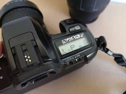 Minolta Dynax 303si SLR 35mm film camera