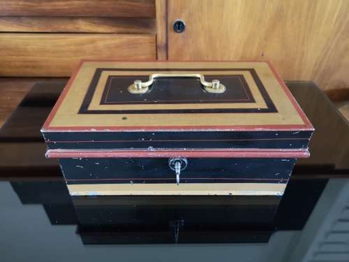 Vintage English tin cash box with key