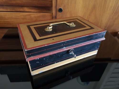 Vintage English tin cash box with key