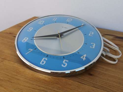 Vintage/Retro Metamec electric wall clock