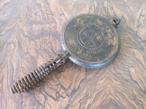Vintage Griswold American No. 8 cast waffle iron
