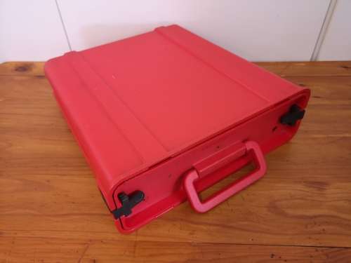 Stunning Olivetti Valentine `Rossa Portatile` Italian designed typewriter