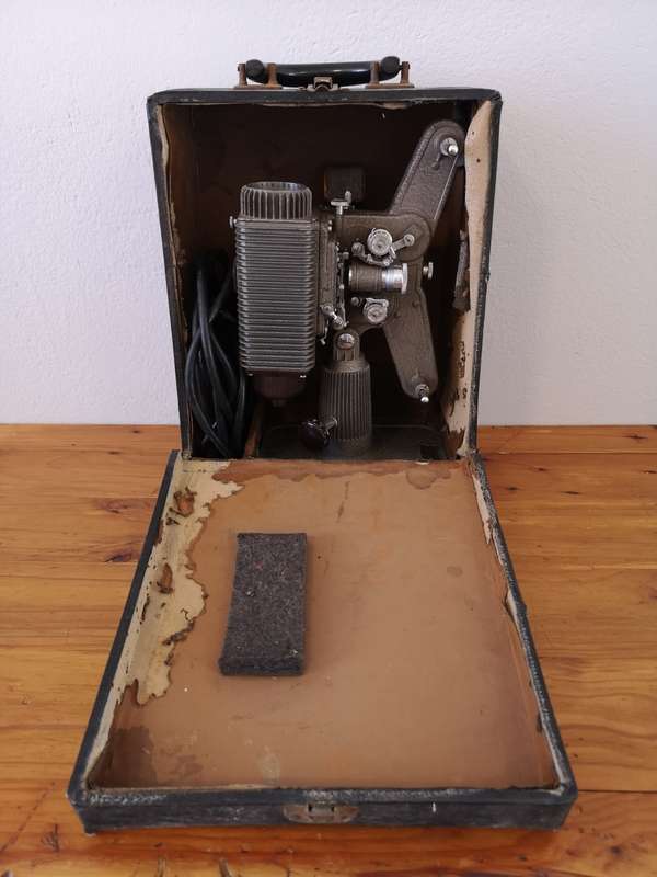Revere Eight 8mm film projector model 85