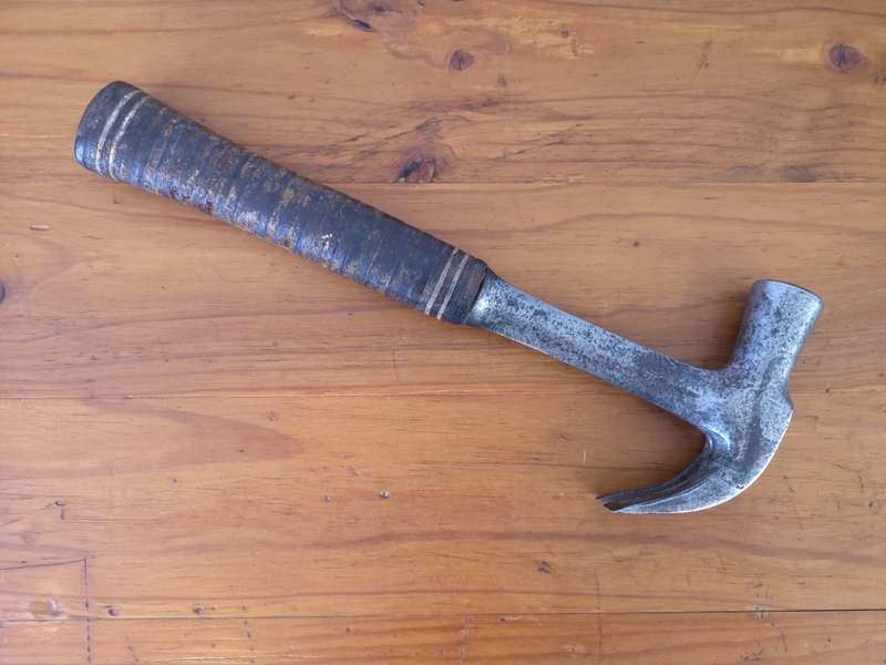 Vintage 28 oz Estwing English pattern claw hammer