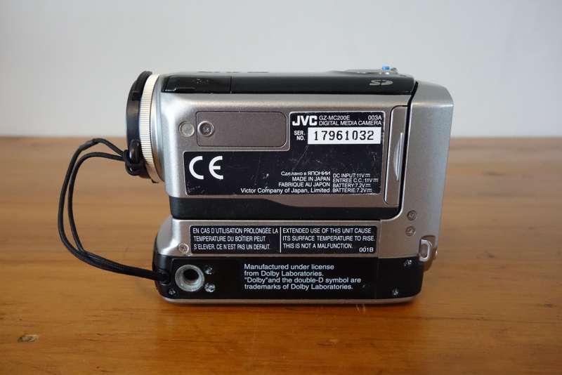 JVC GZ-MC200E digital camcorder, CCD sensor