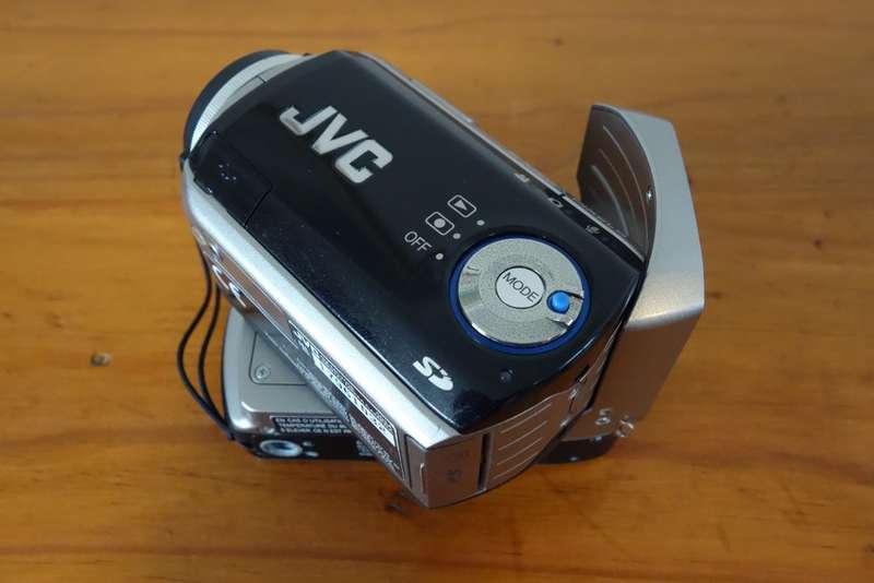 JVC GZ-MC200E digital camcorder, CCD sensor