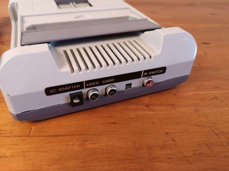 Nintendo Famicom Clone plus games