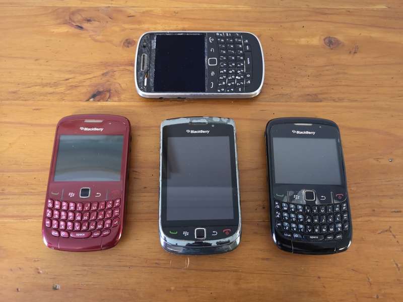 Blackberry phones lot *please read description*
