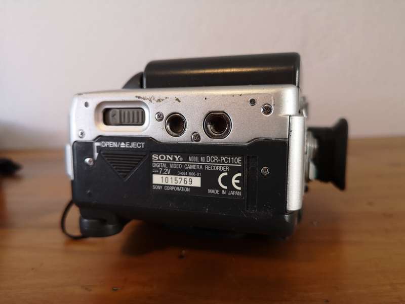 Sony Handycam DCR-PC110E PAL MiniDV Camcorder