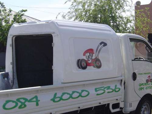 Hyundai H100 bakkie half canopy with doors Excellent condition
