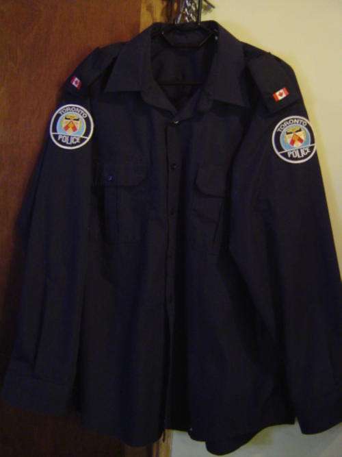 Toronto Police badges and lapels canada flag on size 171/2 34-35 navy blue/black shirt