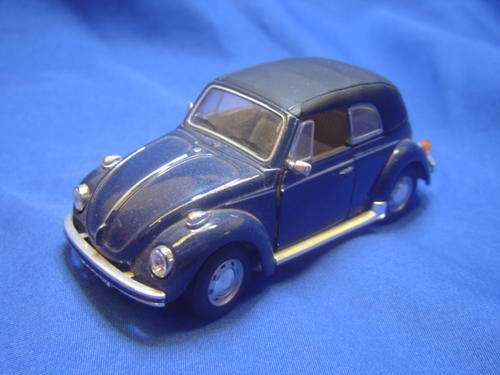 VW Beetle 1300 Cabriolet closed roof 1:43