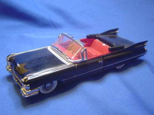Matchbox Dinky DYG05 1:43 scale 1955 caillac coupe de ville