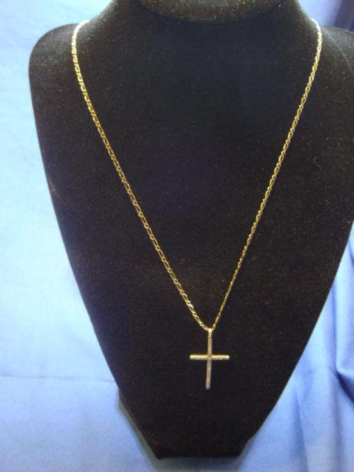 9ct Gold Pendant Cross with zirconias and 9ct Gold Chain