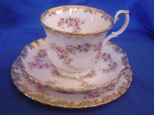 Royal Albert Trio Dimity Rose England