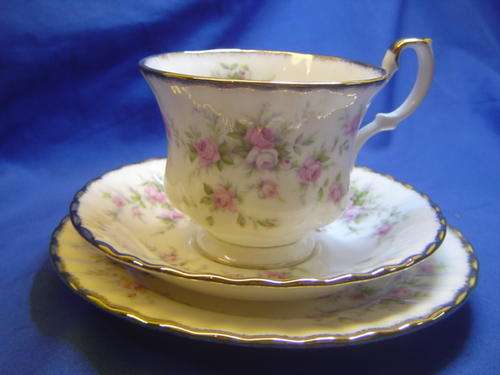 Royal Albert Trio Victoriana Rose
