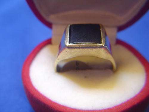 9ct Gold Onyx Ring Classic