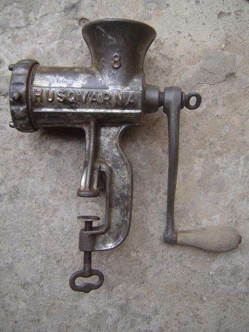 Meat Mincer Vleismeuler size 8