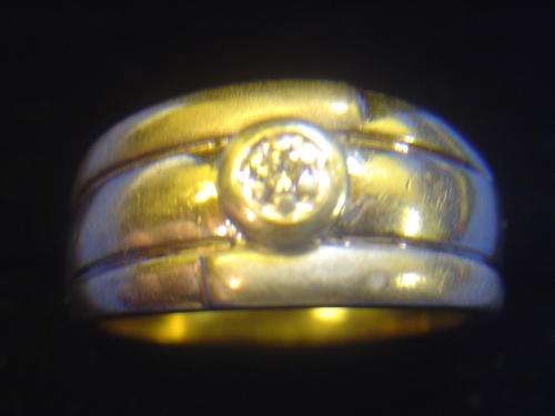 9ct Yellow and White Gold and Diamond ring