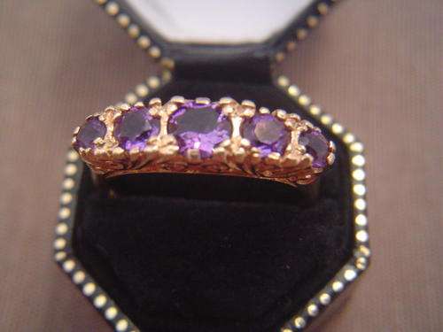 9ct Gold vintage ring with amathyst