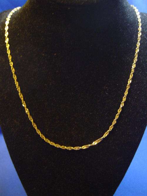 9ct Gold Twisted glitzy chain necklace