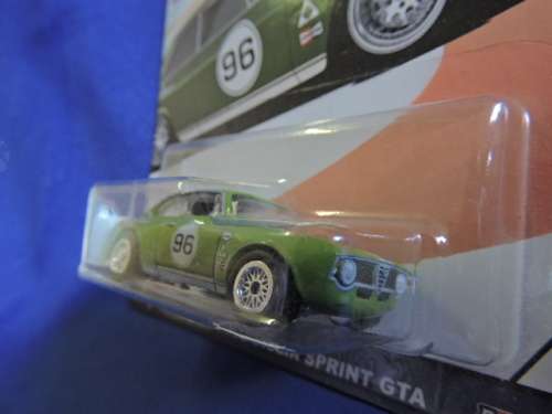 Hot Wheels Euro Speed Alfa Romeo GIULIA SPRINT GTA full metal with Real Riders....