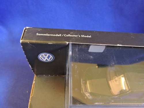 Minichamps VW Volkswagen Amarok 1/43 Model in Box  # BAKKIE BONANZA # Crazy start price