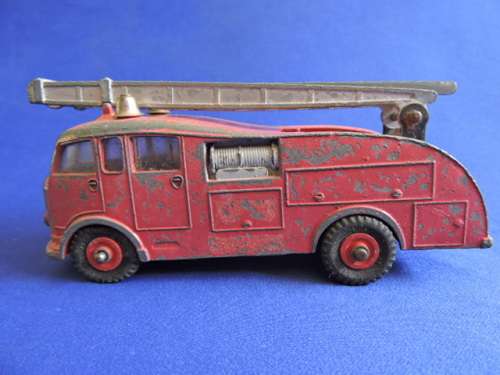 DINKY SUPERTOYS 955 Fire Engine Meccano Ltd  like Corgi Toys