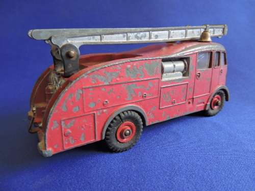 DINKY SUPERTOYS 955 Fire Engine Meccano Ltd  like Corgi Toys