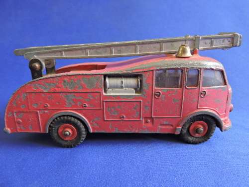 DINKY SUPERTOYS 955 Fire Engine Meccano Ltd  like Corgi Toys