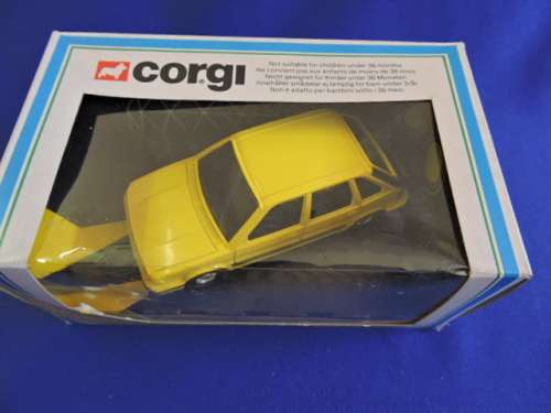 Corgi MG Maestro 1600  AUSTIN ROVER GROUP with working head and rear lights  MIB ...