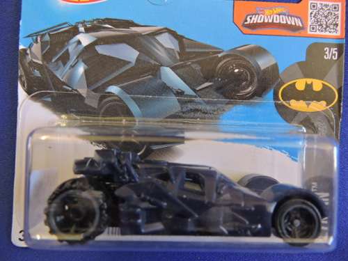Hot Wheels The Dark Knight BATMOBILE..