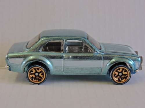 Hot Wheels FORD Escort RS1600 ( LIMITED id Collectable )...