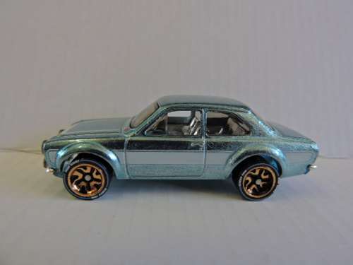 Hot Wheels FORD Escort RS1600 ( LIMITED id Collectable )...