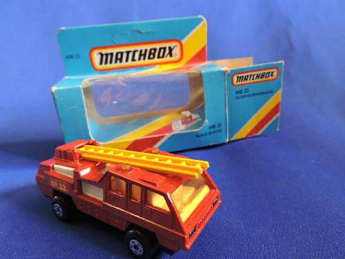 Matchbox Superfast MB 22 Blaze Buster FIRE ENGINE 32 Labels (RARE)  by Lesney  like Hot Wheels....