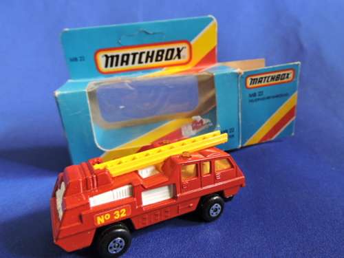 Matchbox Superfast MB 22 Blaze Buster FIRE ENGINE 32 Labels (RARE)  by Lesney  like Hot Wheels....