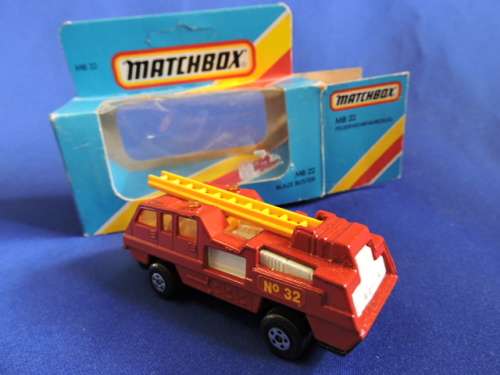 Matchbox Superfast MB 22 Blaze Buster FIRE ENGINE 32 Labels (RARE)  by Lesney  like Hot Wheels....