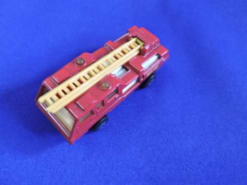 Matchbox Superfast MB 22 Blaze Buster FIRE ENGINE 32 Labels (RARE)  by Lesney  like Hot Wheels....