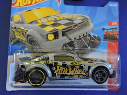 Hot Wheels FORD MUSTANG ( HW Silver )