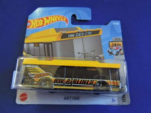 Hot Wheels AIN`T FARE Bus ( HW Airlines ) Short Card .