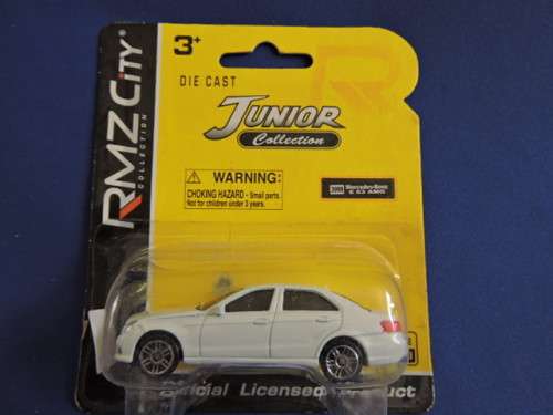 RMZ City MERCEDES BENZ E63 AMG ( Pearl White ) like Hot Wheels
