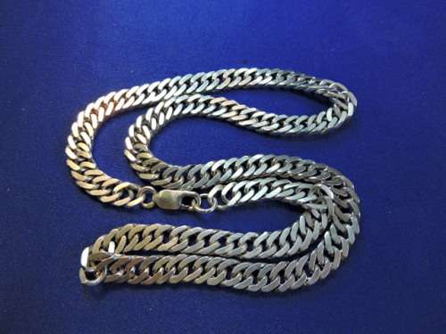 925 Sterling Silver Neck chain. 47cm in length.